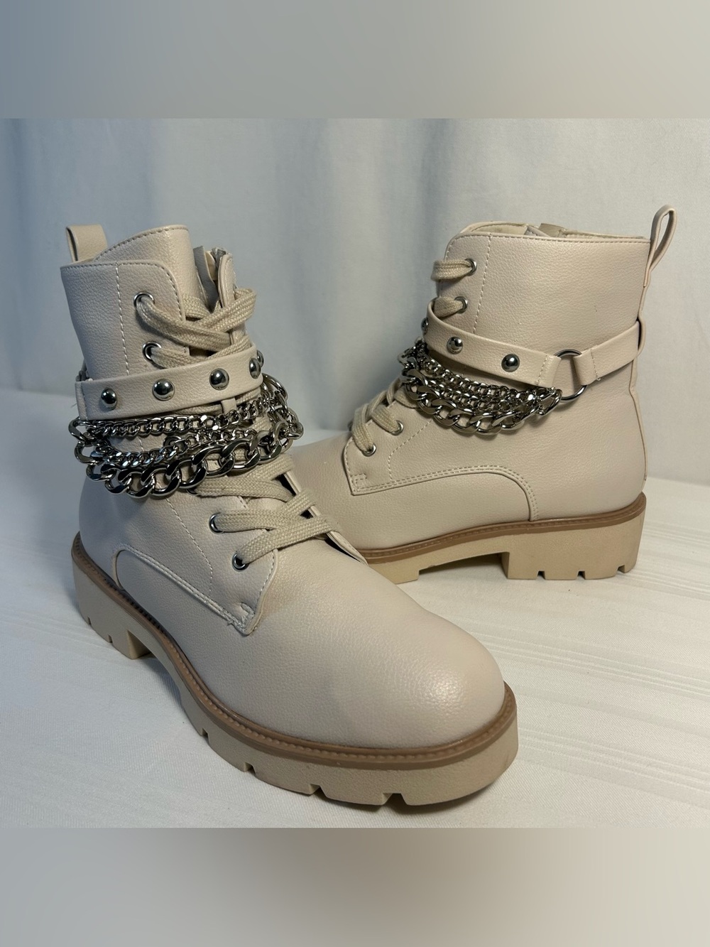 Xoxo, Prisca Boots